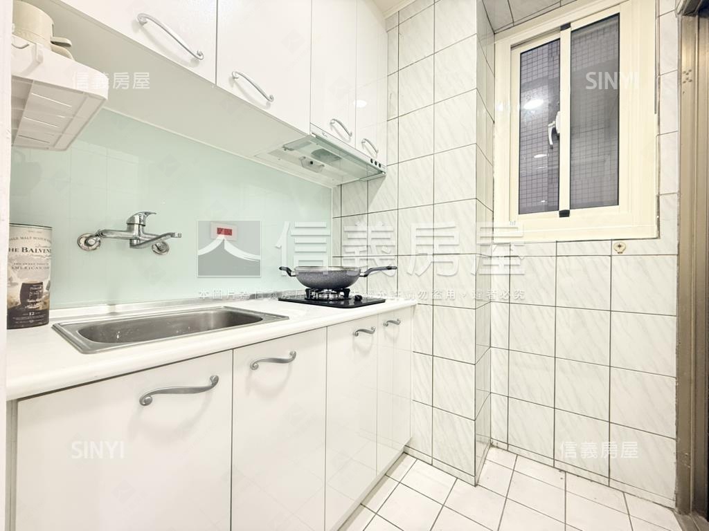 紫金城２房２衛浴房屋室內格局與周邊環境