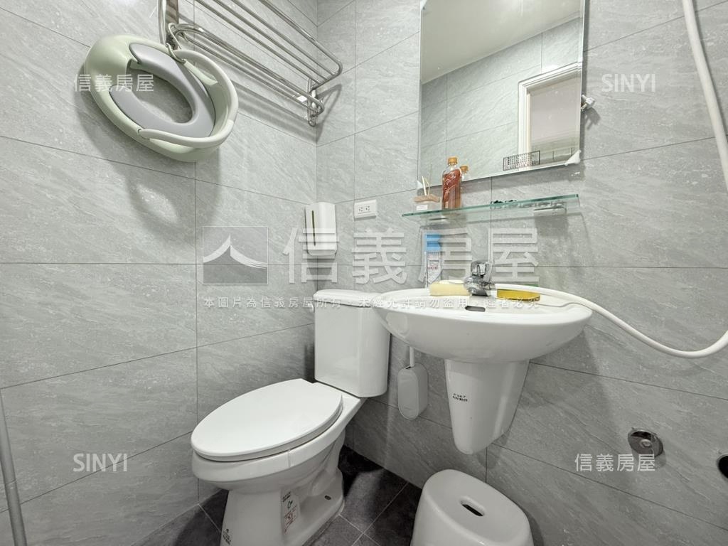 紫金城２房２衛浴房屋室內格局與周邊環境