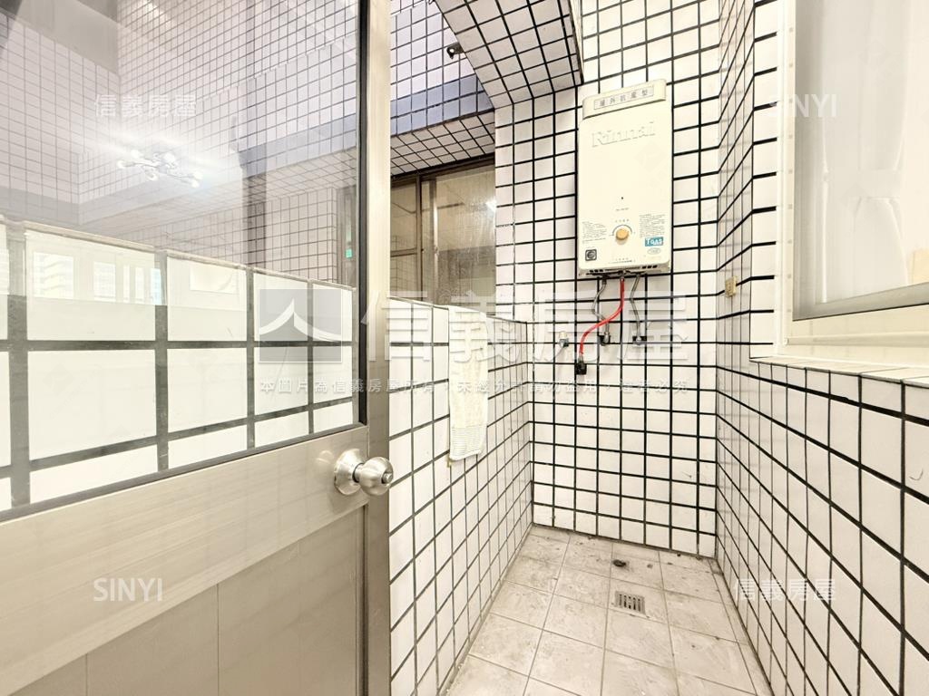 紫金城２房２衛浴房屋室內格局與周邊環境