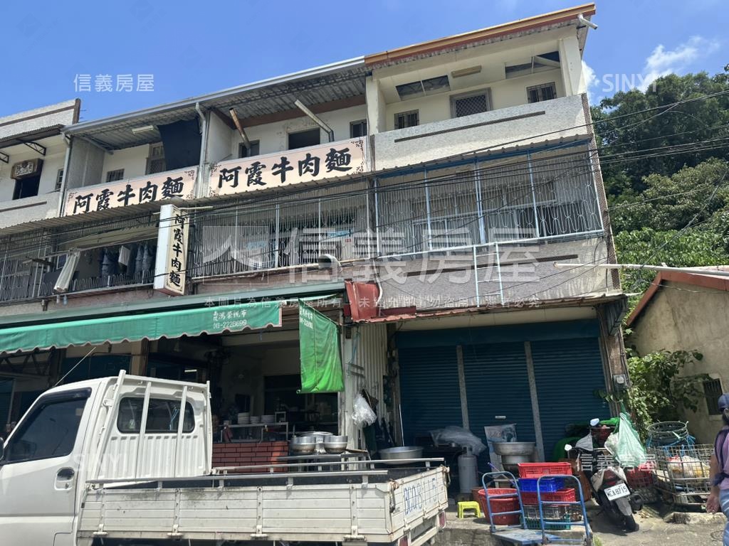 集集臨路山坡地設資材室房屋室內格局與周邊環境