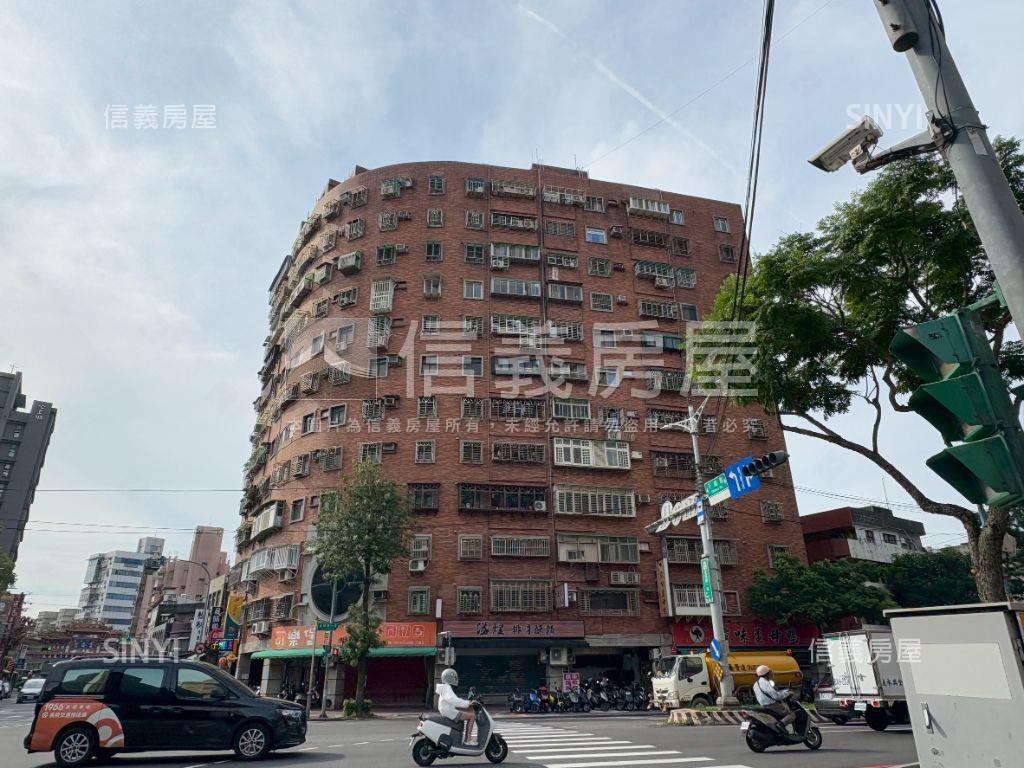 【雙捷運】典雅帝王戶房屋室內格局與周邊環境