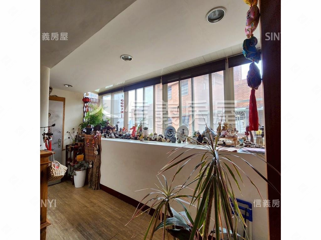【雙捷運】典雅帝王戶房屋室內格局與周邊環境