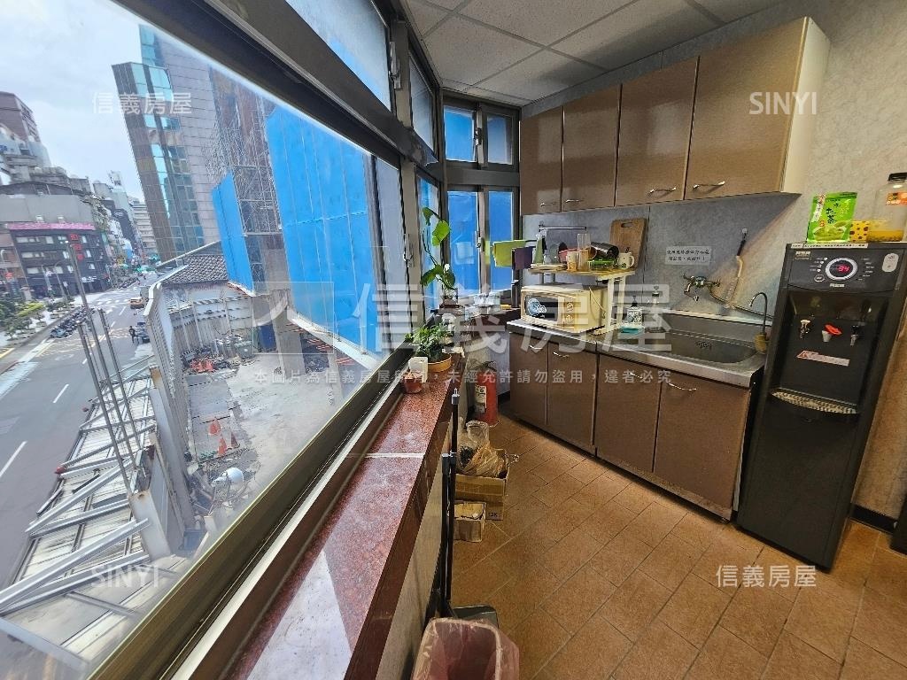 台北站前△窗珍商業純辦房屋室內格局與周邊環境