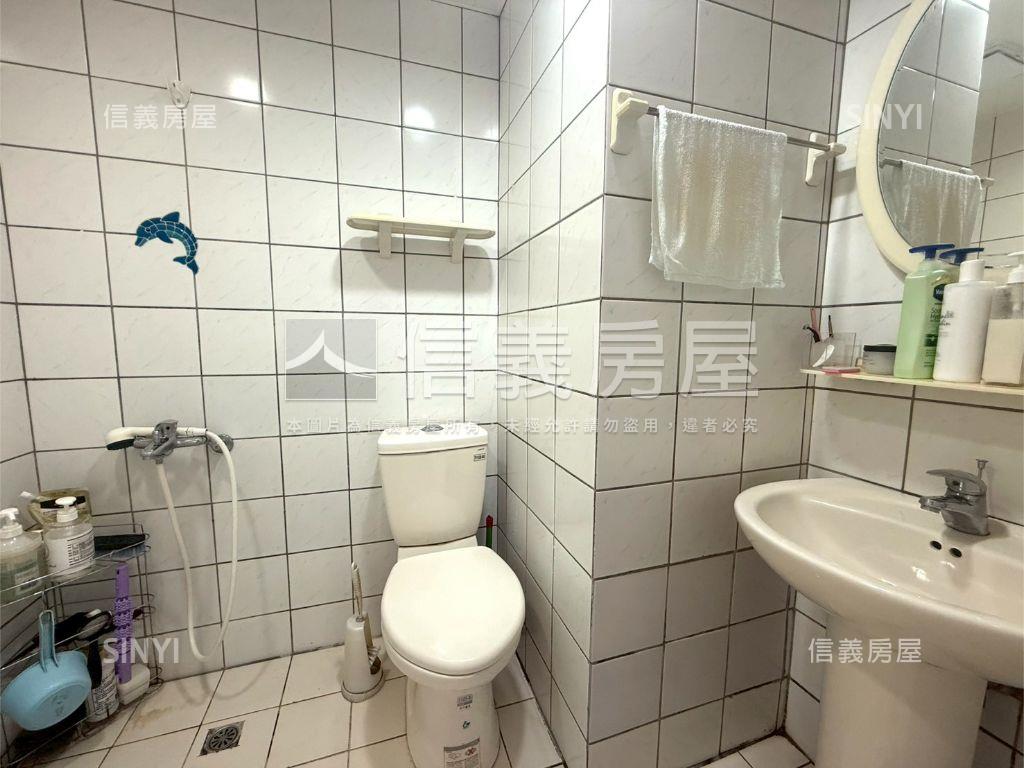 稀有近捷運電梯邊間兩房房屋室內格局與周邊環境