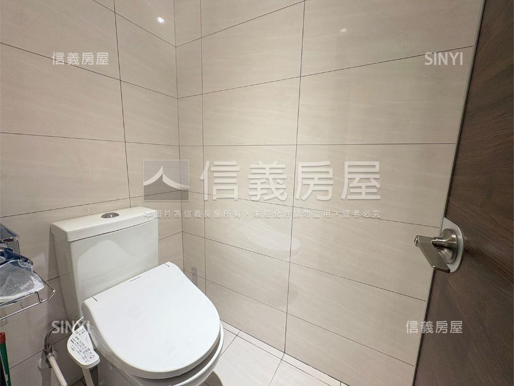 專任誠售採光景觀兩房車位房屋室內格局與周邊環境