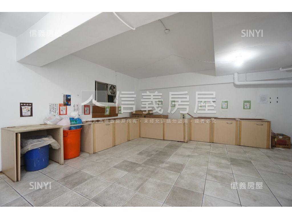 長春大廈。電梯管理四房房屋室內格局與周邊環境