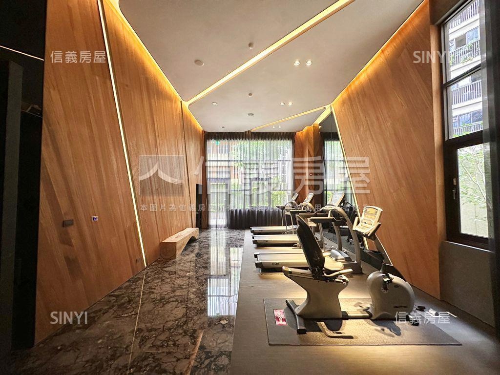 國聚之丘朝南高樓３房平車房屋室內格局與周邊環境