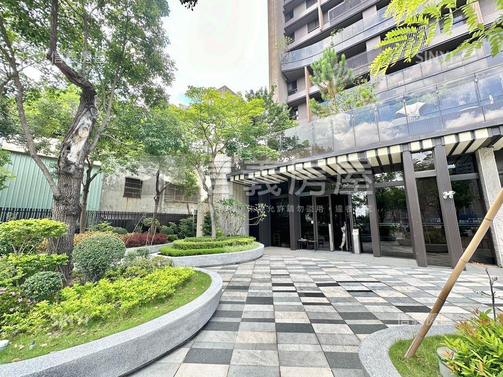 國聚之丘朝南高樓３房平車房屋室內格局與周邊環境