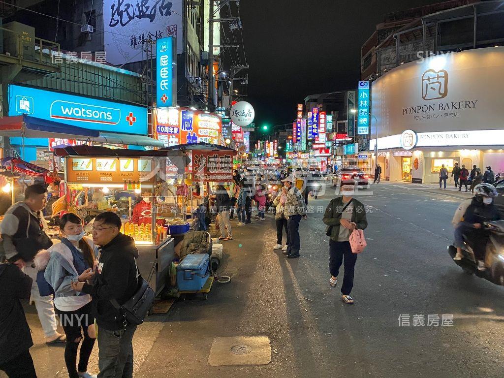 低總價近捷運店面一樓房屋室內格局與周邊環境