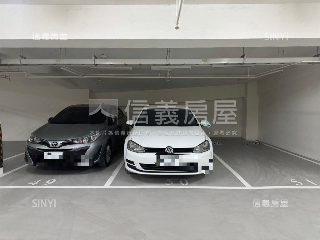 摩登向上路２房平車房屋室內格局與周邊環境
