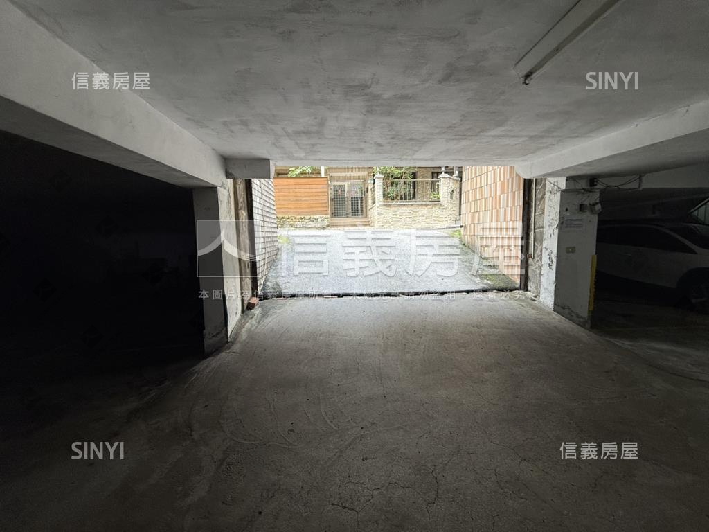 採光優美七段美寓房屋室內格局與周邊環境