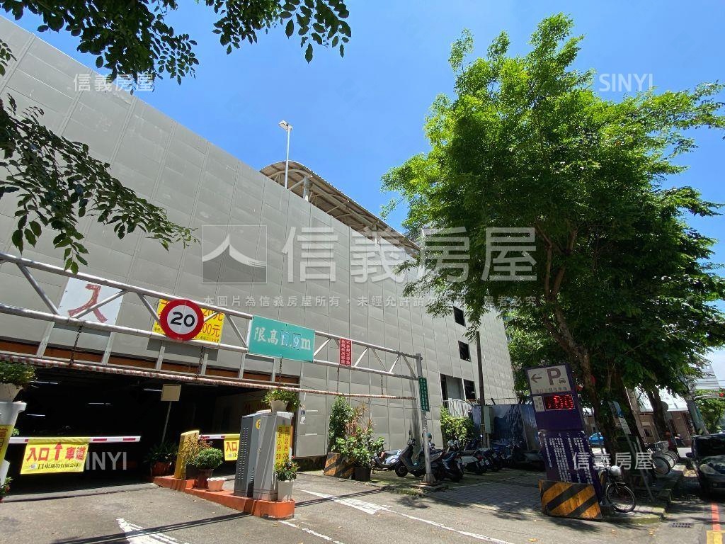 捷運文華大四房車位房屋室內格局與周邊環境