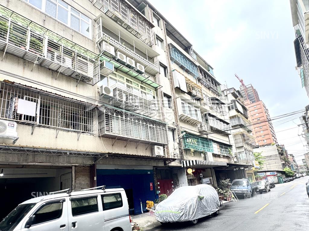 捷運收租二樓房屋室內格局與周邊環境
