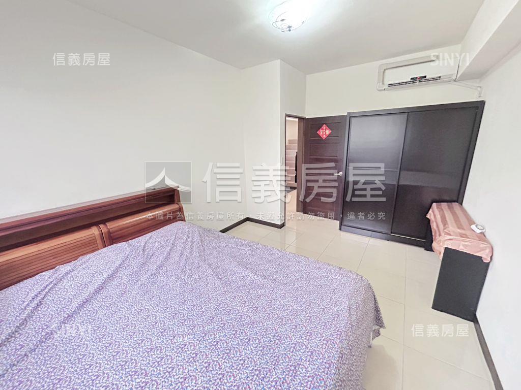 公園旁角間臨路別墅房屋室內格局與周邊環境