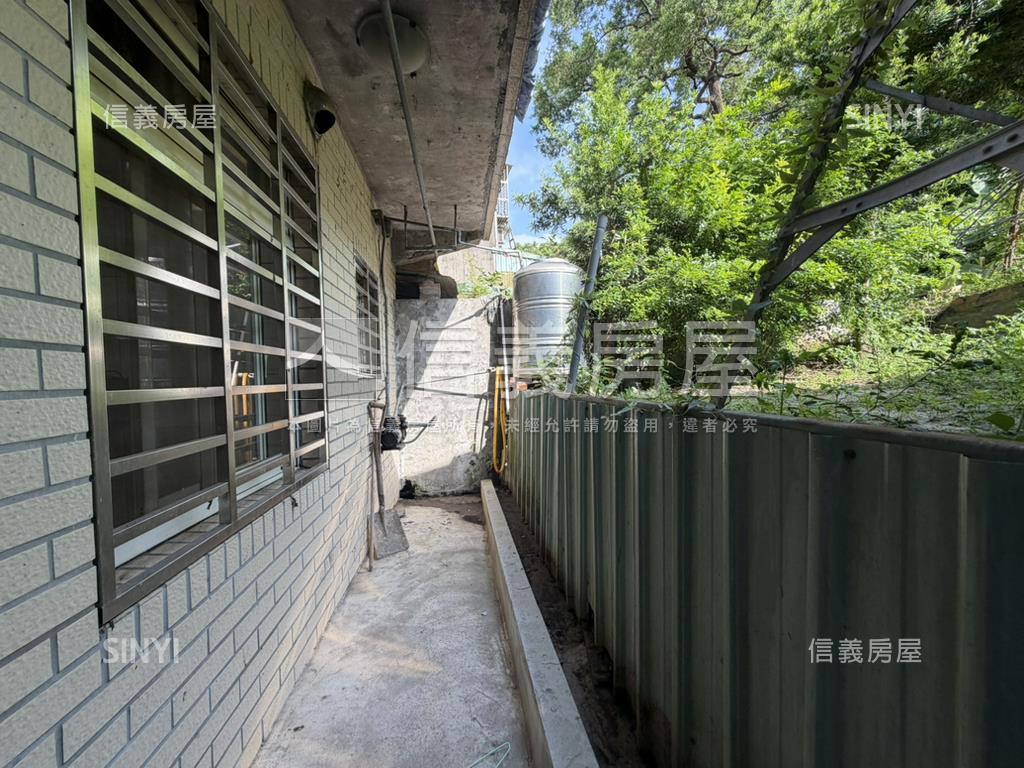 泰林車流匯聚醒目金店房屋室內格局與周邊環境