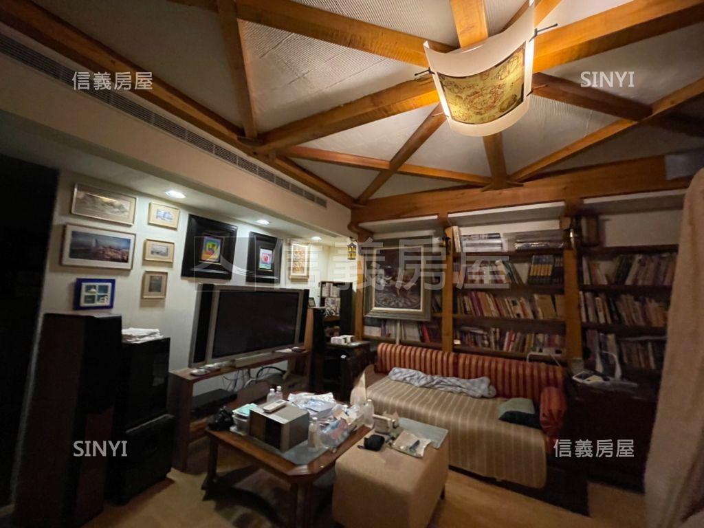 華城富裔山電梯別墅房屋室內格局與周邊環境