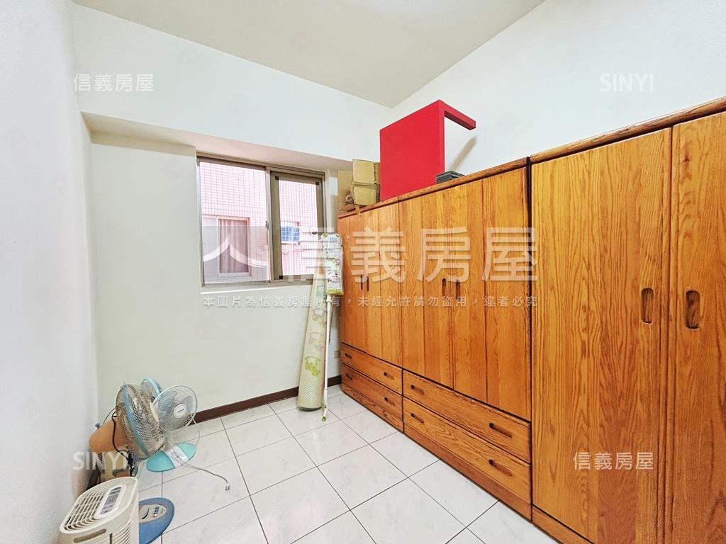 鳳祥名人景觀四房房屋室內格局與周邊環境