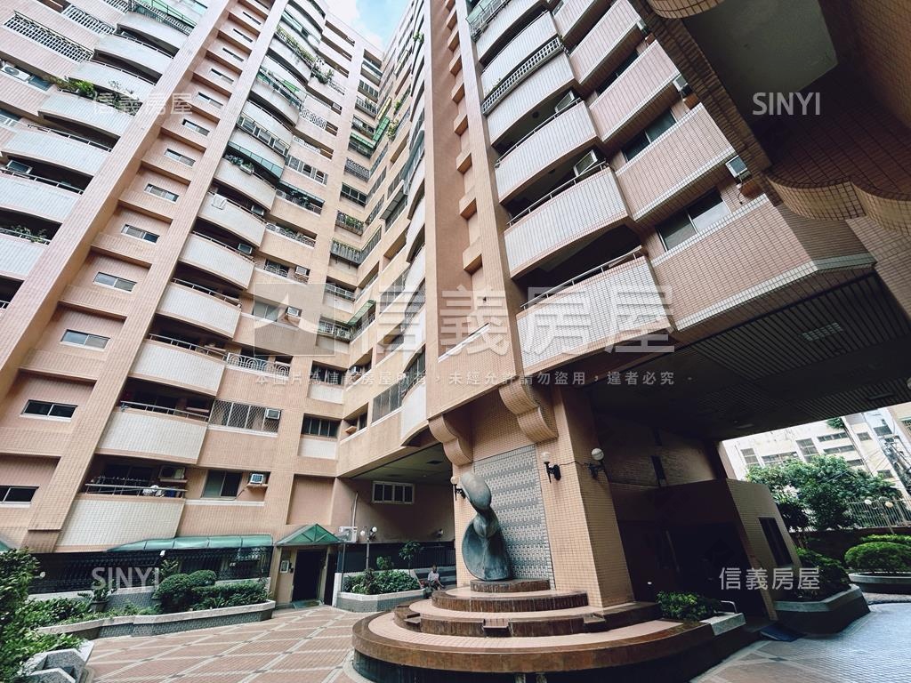 鳳祥名人景觀四房房屋室內格局與周邊環境