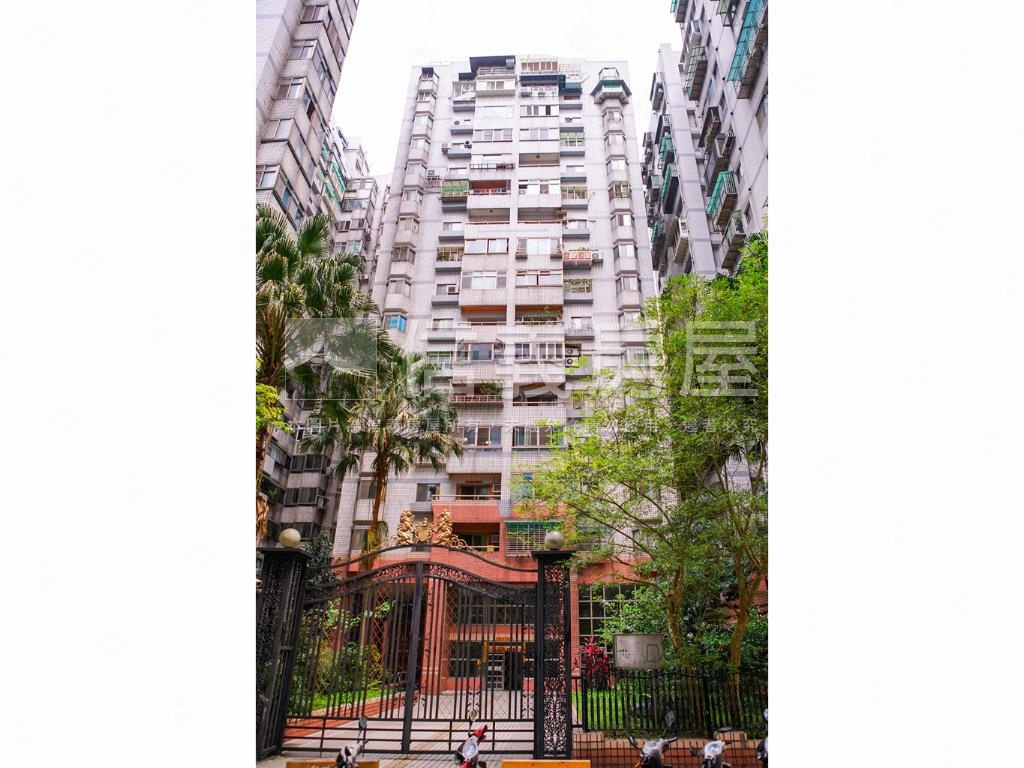 劍橋稀有釋出三房車位房屋室內格局與周邊環境