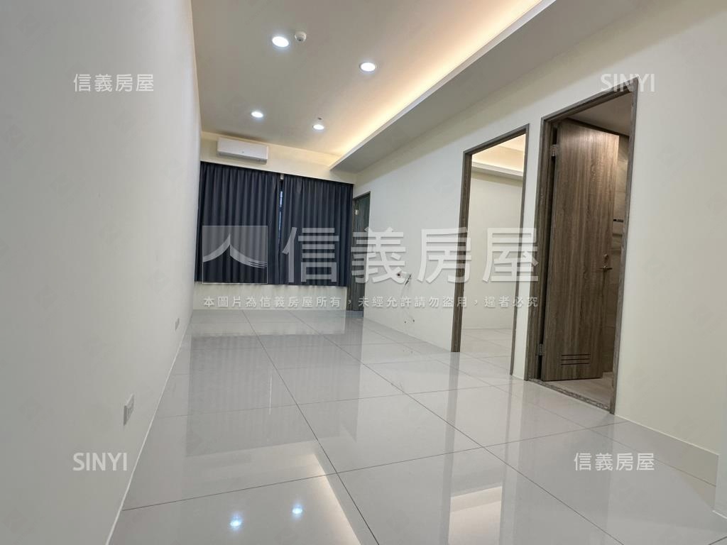 風光左岸京站２房車位房屋室內格局與周邊環境