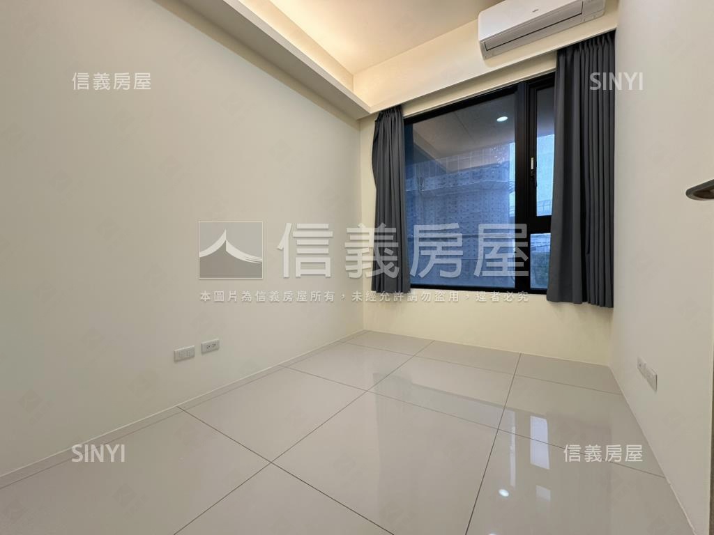 風光左岸京站２房車位房屋室內格局與周邊環境