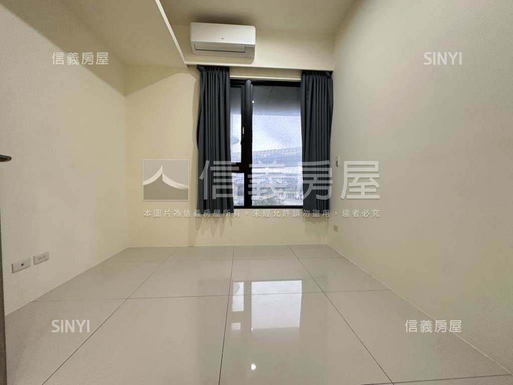 風光左岸京站２房車位房屋室內格局與周邊環境