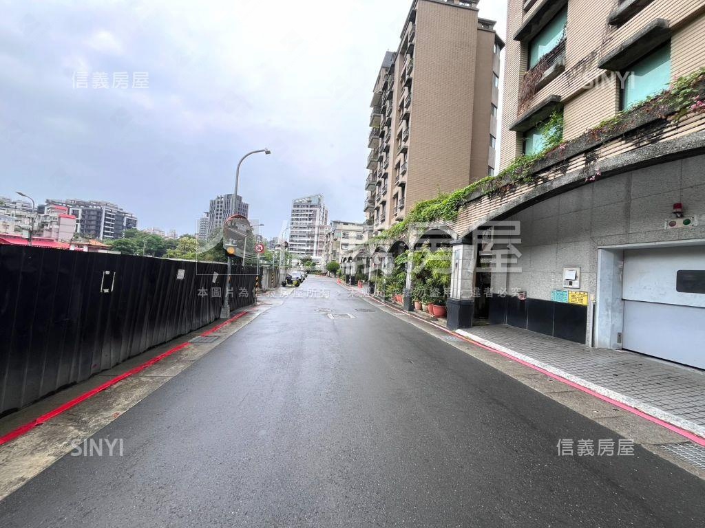 【綠波廊】獨立塔式車位２房屋室內格局與周邊環境
