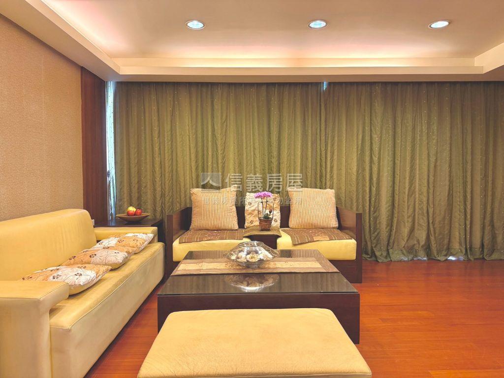 美術。近五期八期４房平車房屋室內格局與周邊環境