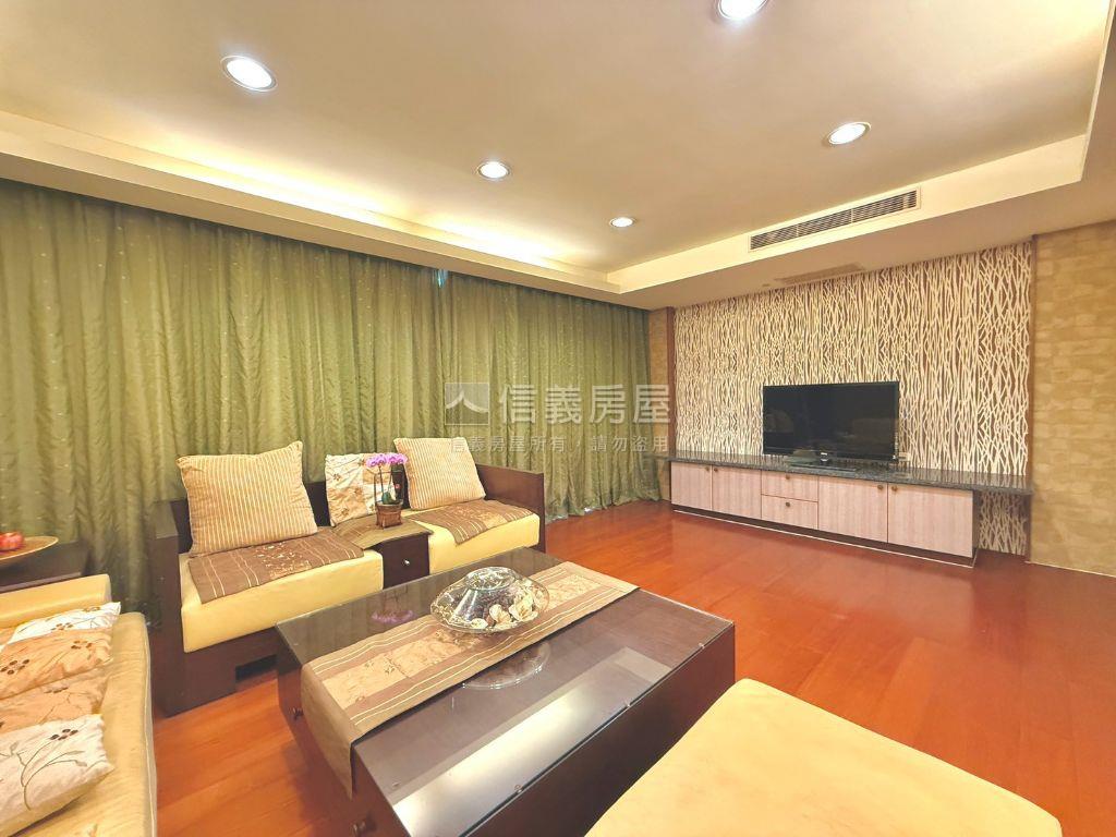 美術。近五期八期４房平車房屋室內格局與周邊環境
