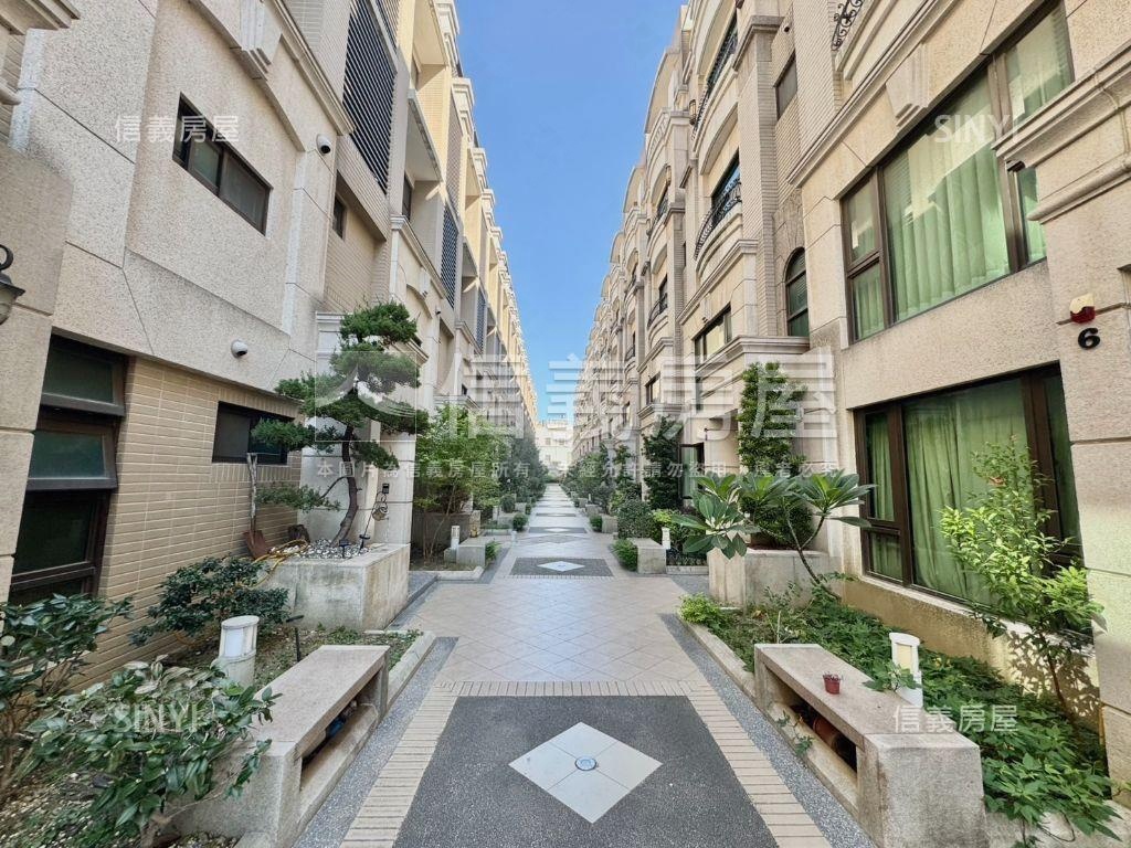 臨路大面寬地下車庫透店房屋室內格局與周邊環境