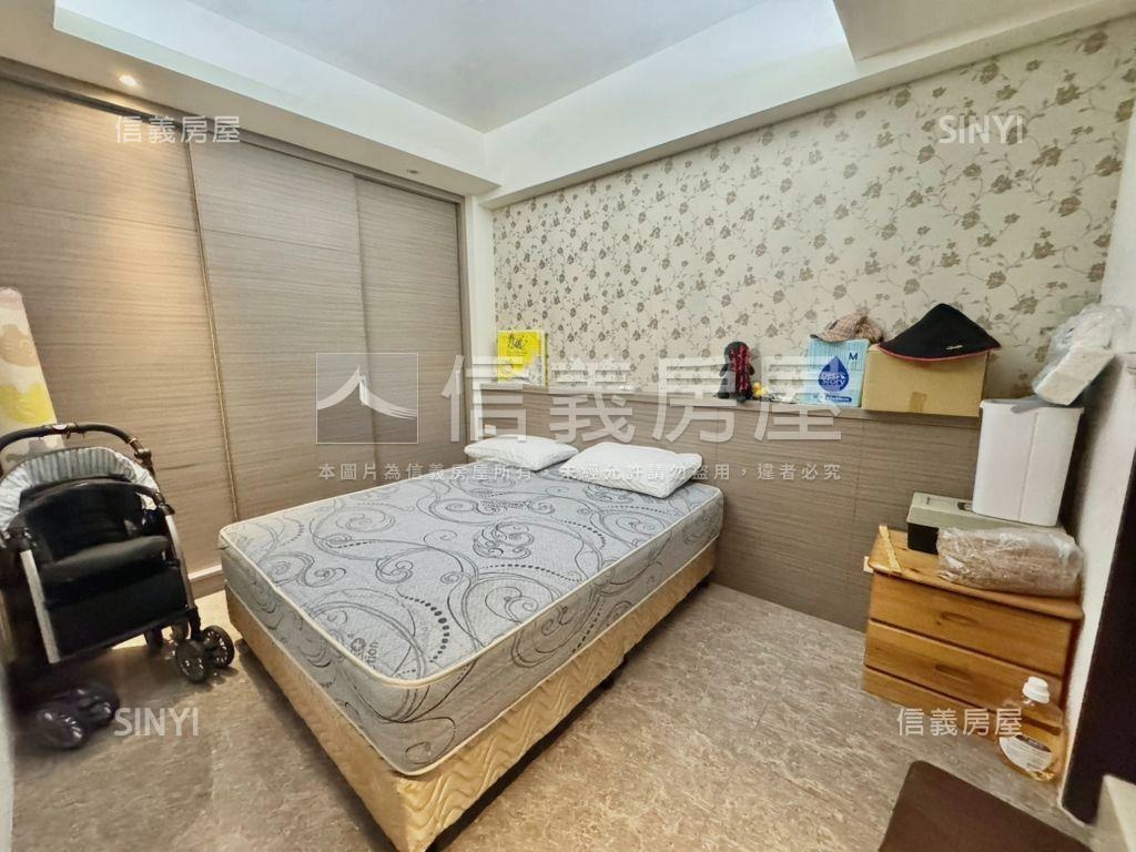 臨路大面寬地下車庫透店房屋室內格局與周邊環境