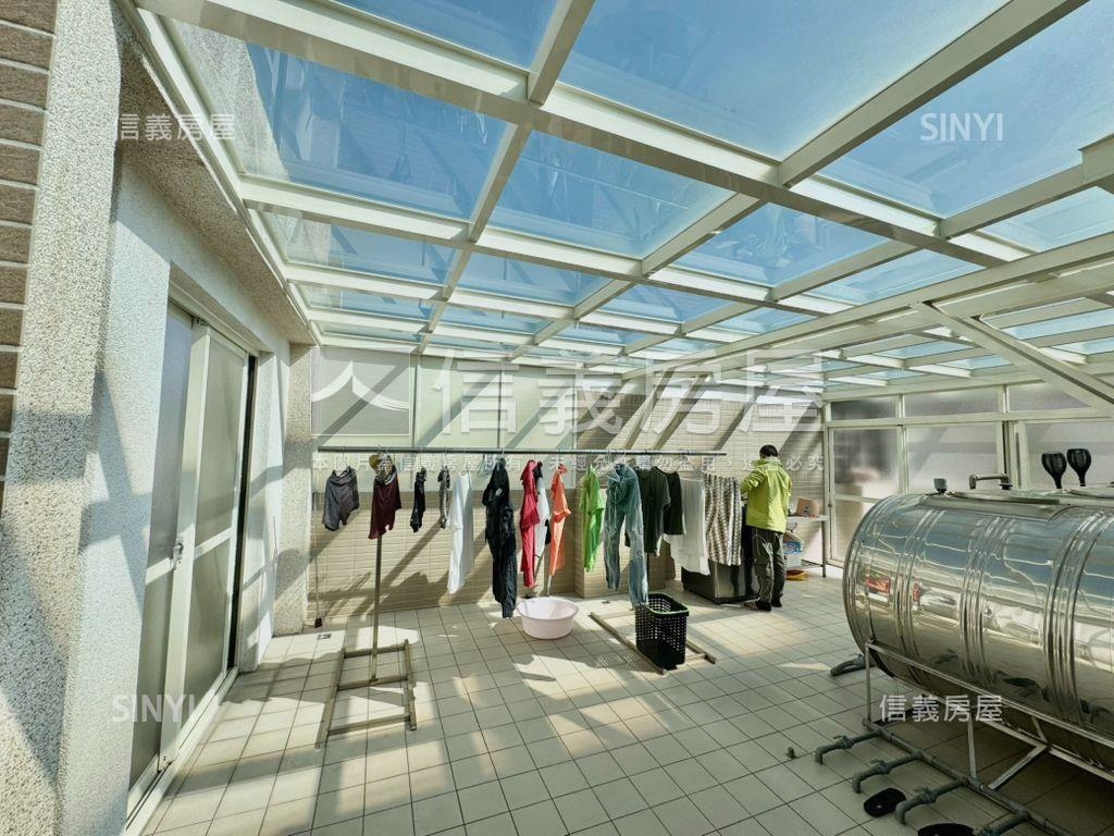 臨路大面寬地下車庫透店房屋室內格局與周邊環境