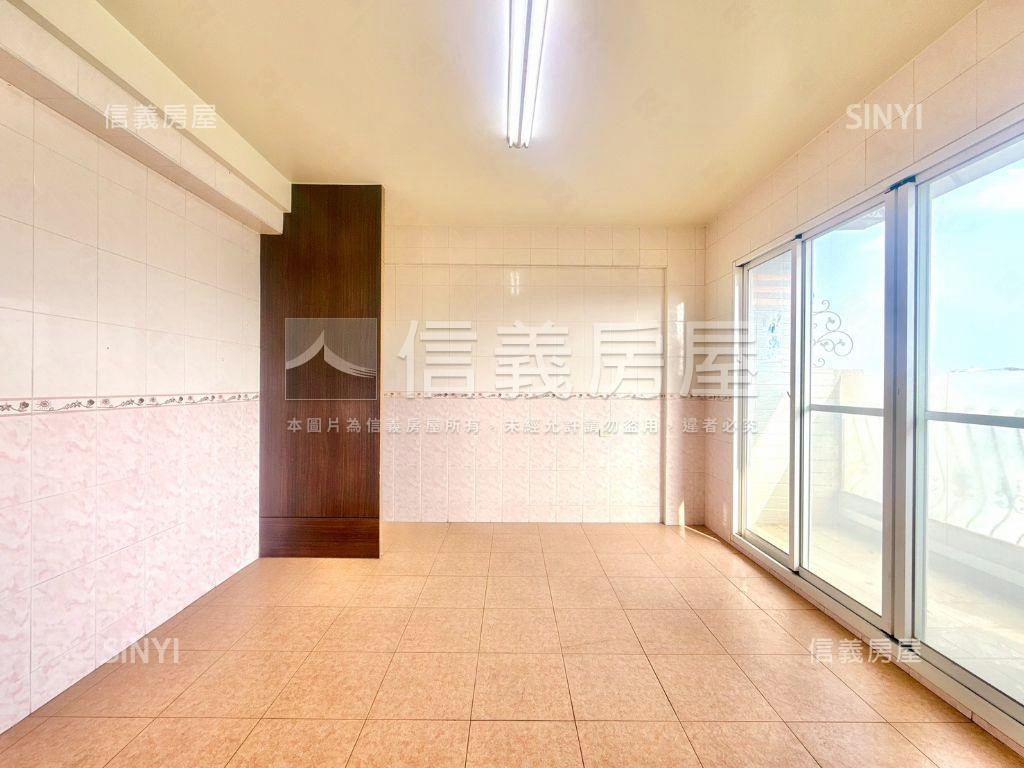 仁武朝南馬上賺錢透天房屋室內格局與周邊環境