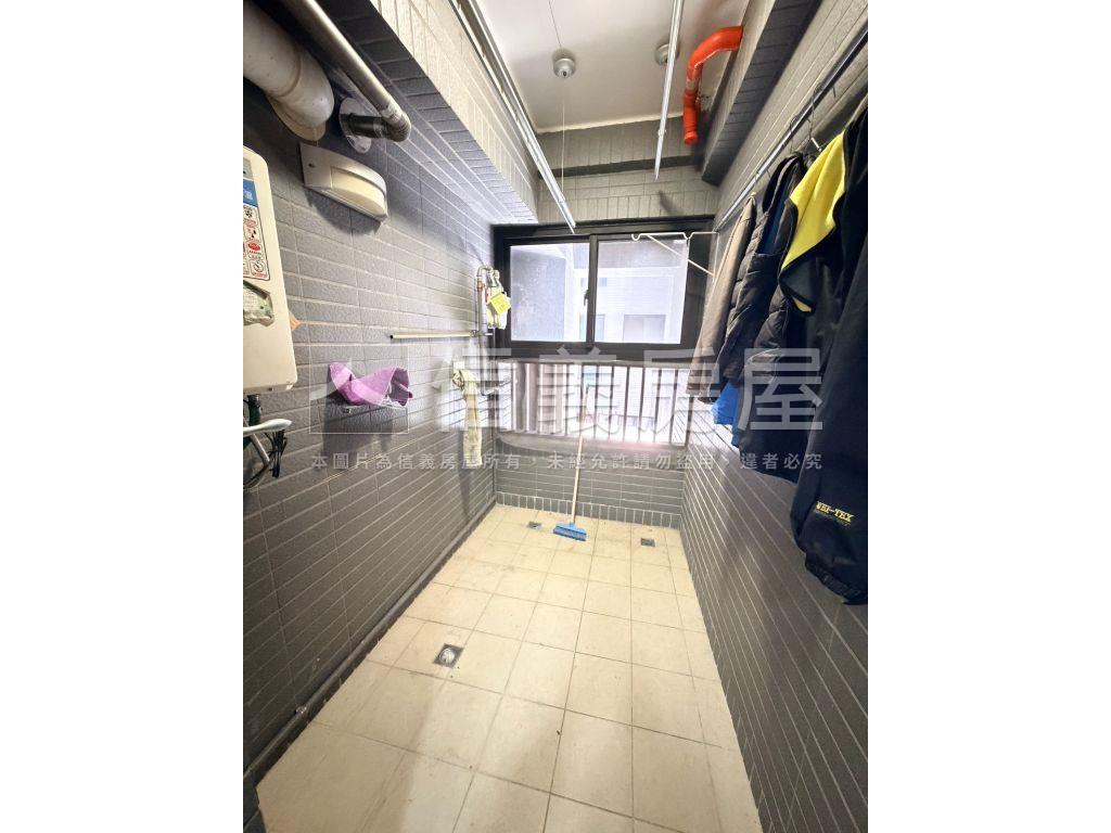 大降價青上森三房平車房屋室內格局與周邊環境