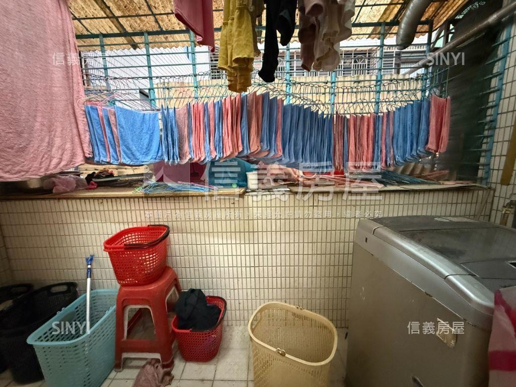 頂溪站面寬１＋２樓店面房屋室內格局與周邊環境