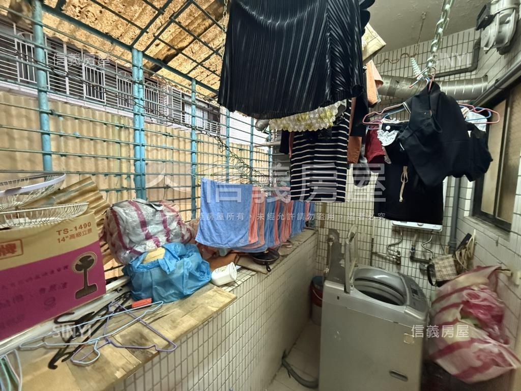 頂溪站面寬１＋２樓店面房屋室內格局與周邊環境