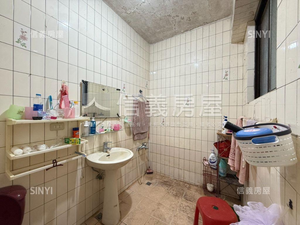 頂溪站面寬１＋２樓店面房屋室內格局與周邊環境