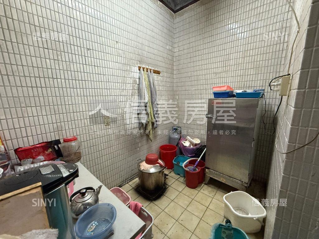 頂溪站面寬１＋２樓店面房屋室內格局與周邊環境