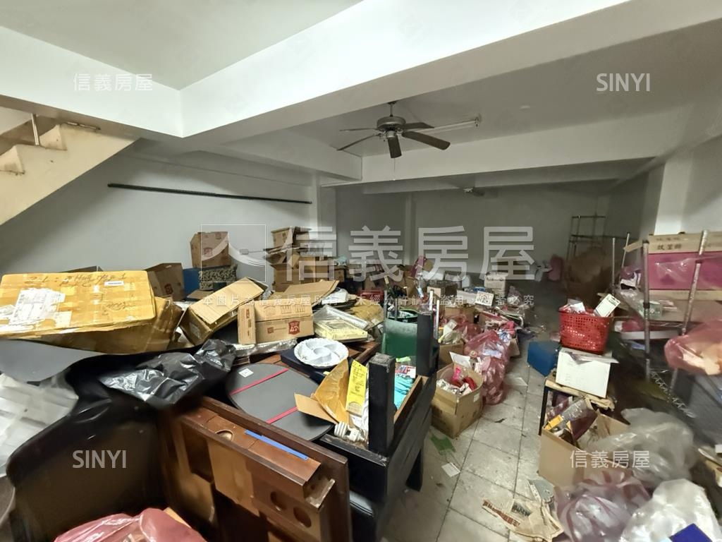 頂溪站面寬１＋２樓店面房屋室內格局與周邊環境