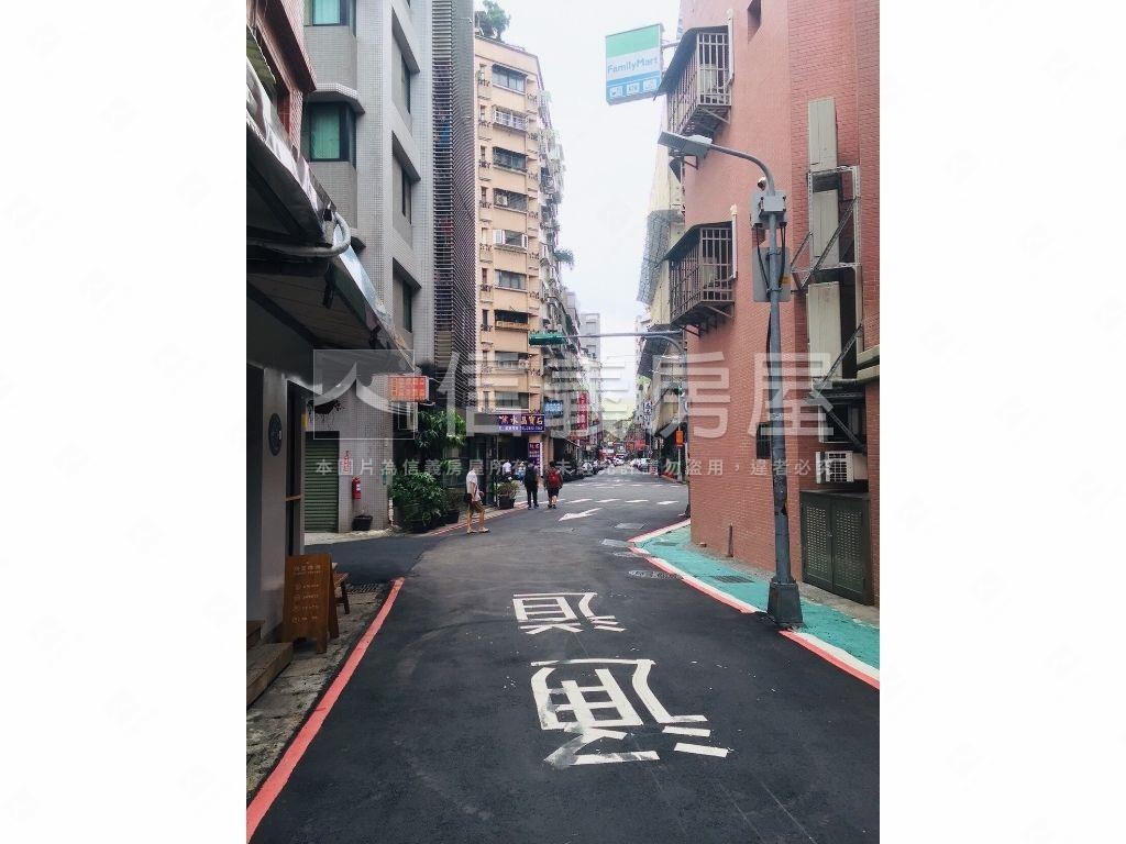 未來雙子星文武百業金店面房屋室內格局與周邊環境