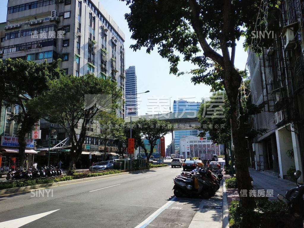 未來雙子星文武百業金店面房屋室內格局與周邊環境