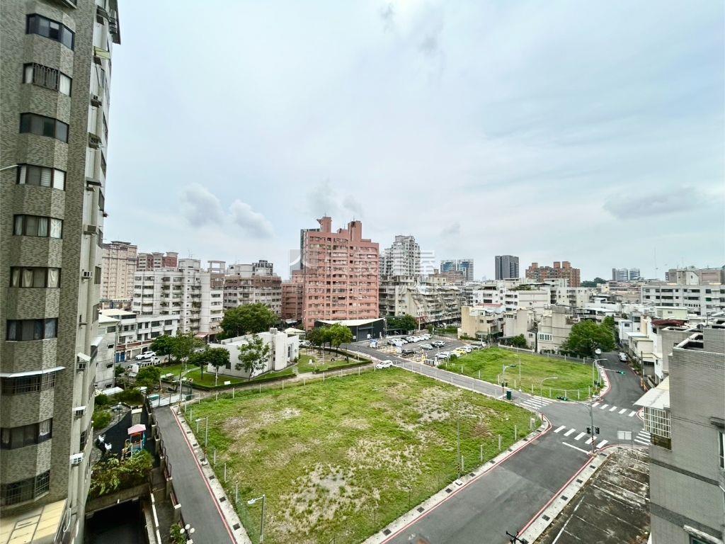 近文山採光大三房平車房屋室內格局與周邊環境
