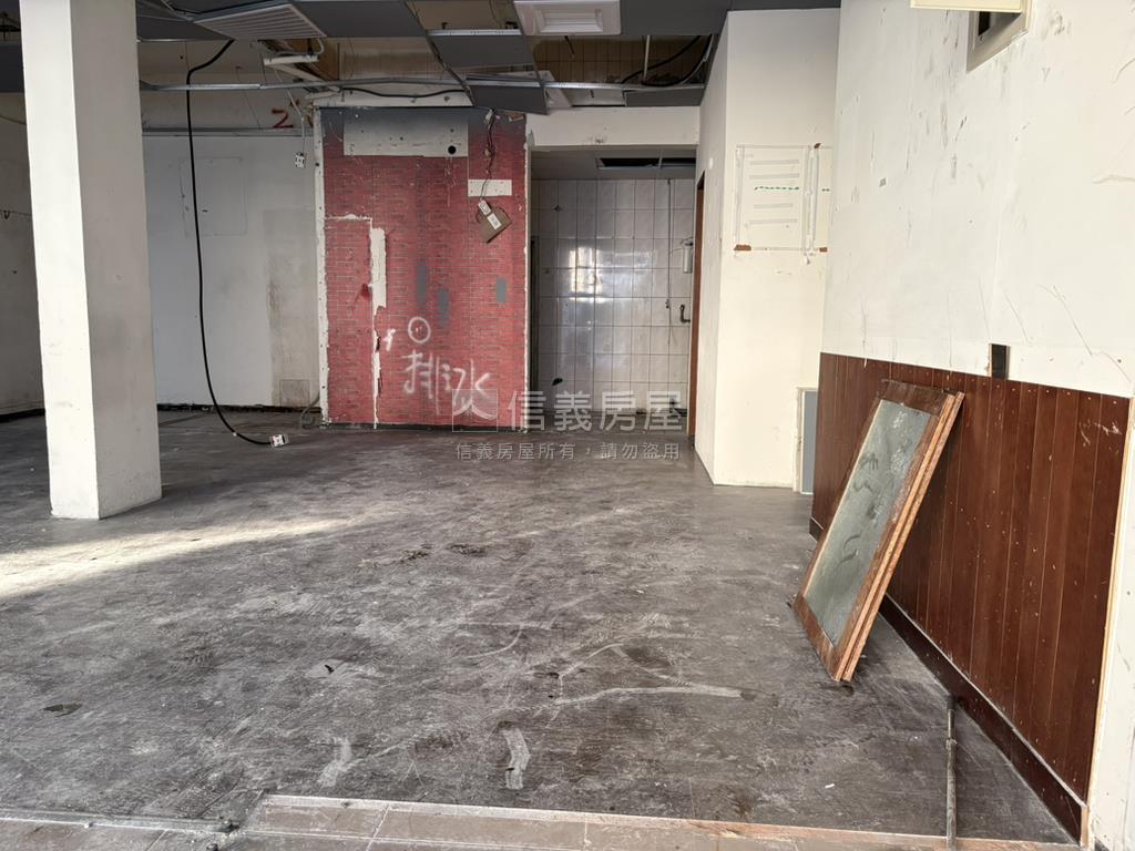 北峰國小旁金店面房屋室內格局與周邊環境