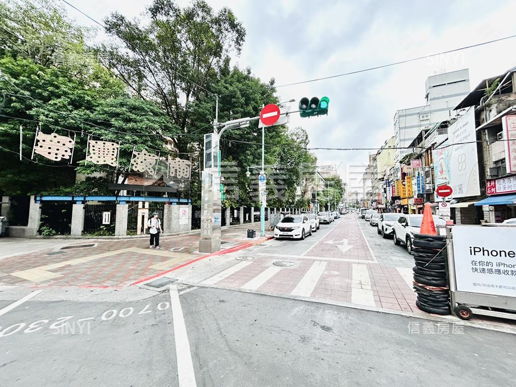 ★近中山捷運站低總價套房房屋室內格局與周邊環境