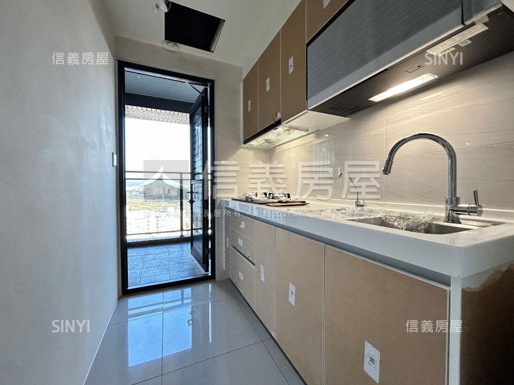 世界花園高樓兩房平車房屋室內格局與周邊環境