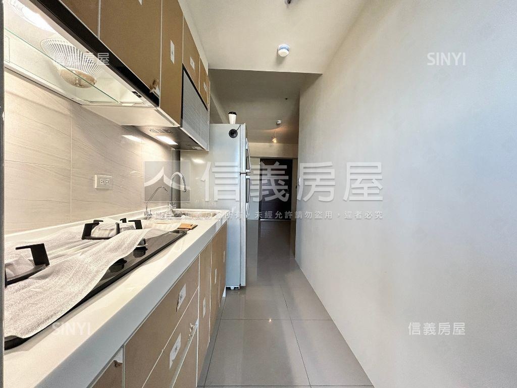 世界花園高樓兩房平車房屋室內格局與周邊環境