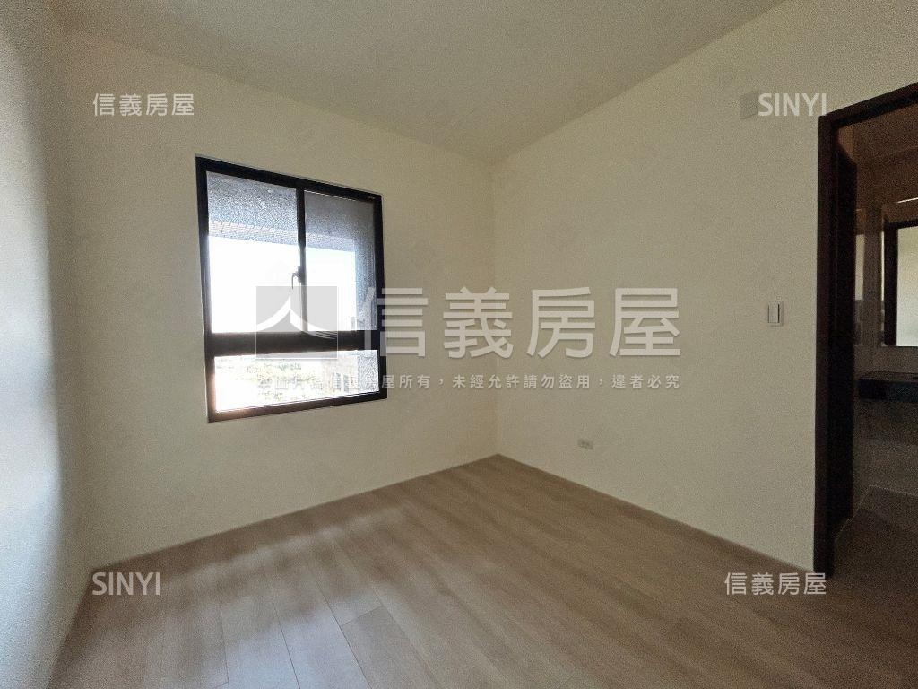 世界花園高樓兩房平車房屋室內格局與周邊環境