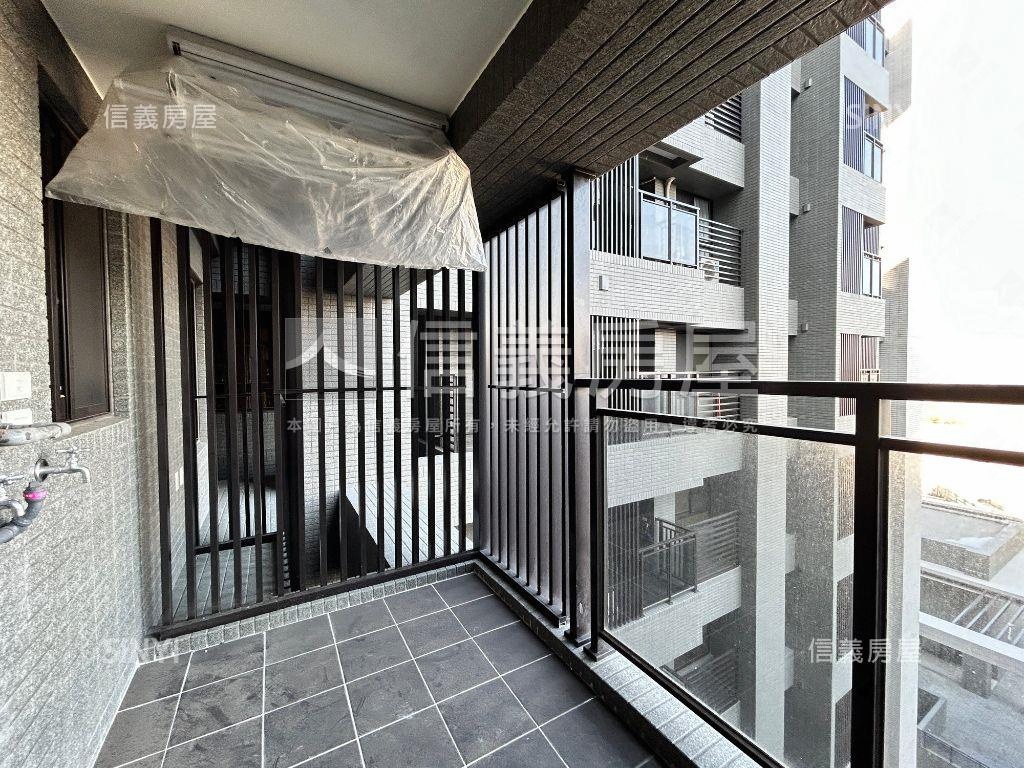 世界花園高樓兩房平車房屋室內格局與周邊環境