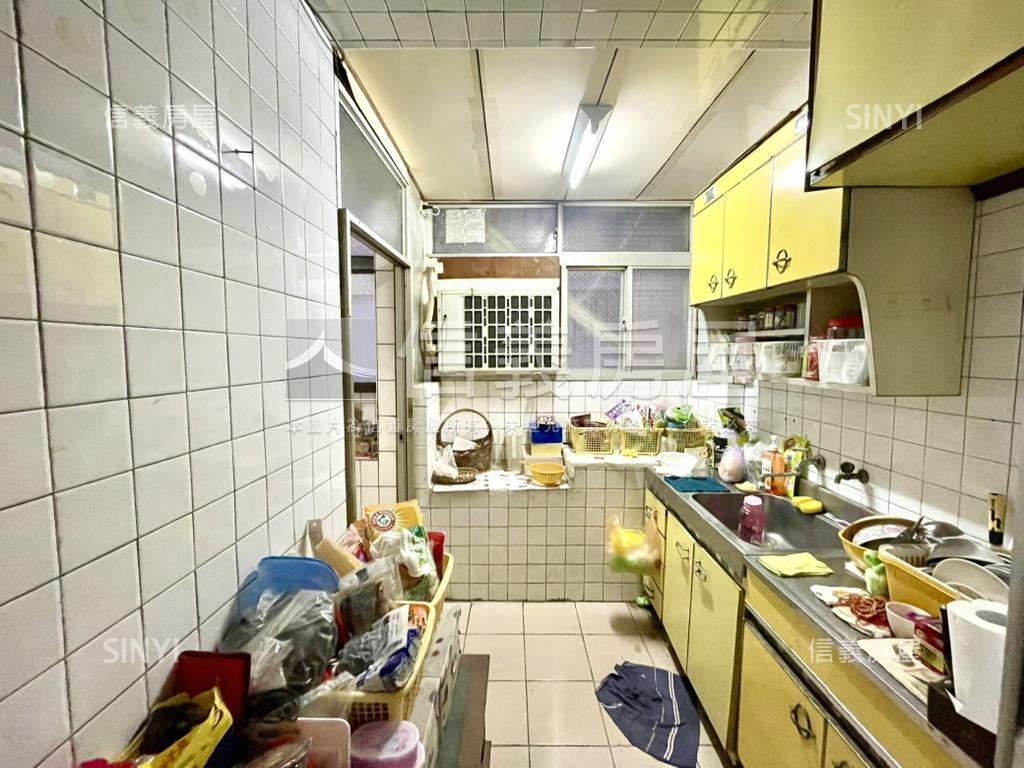 巷口麥當勞★好方正公寓房屋室內格局與周邊環境