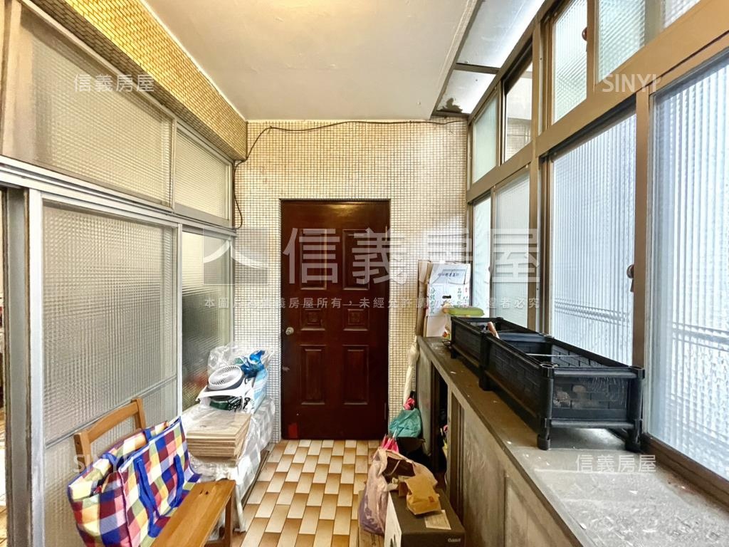 巷口麥當勞★好方正公寓房屋室內格局與周邊環境